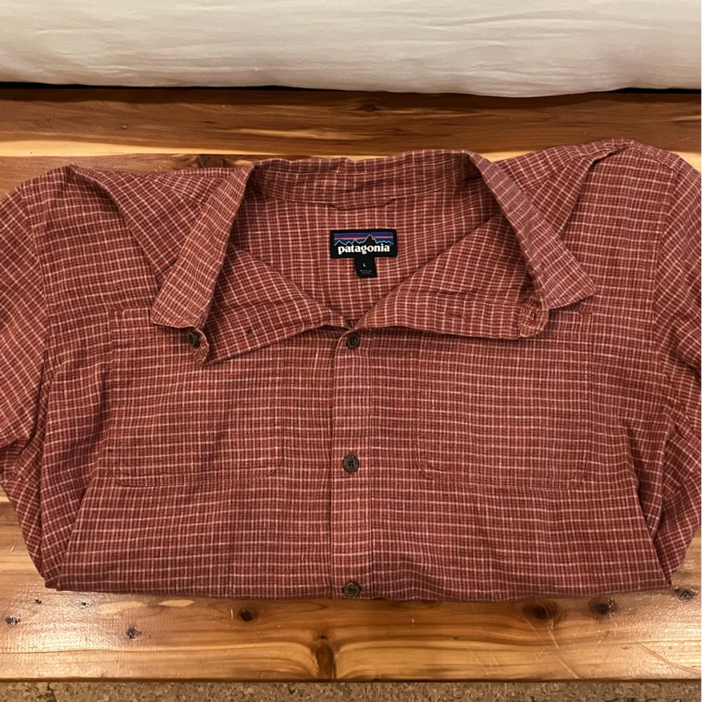 Patagonia Men's Short-Sleeve Button-Down Shirt in Rust Plaid - Picture 2 of 6
